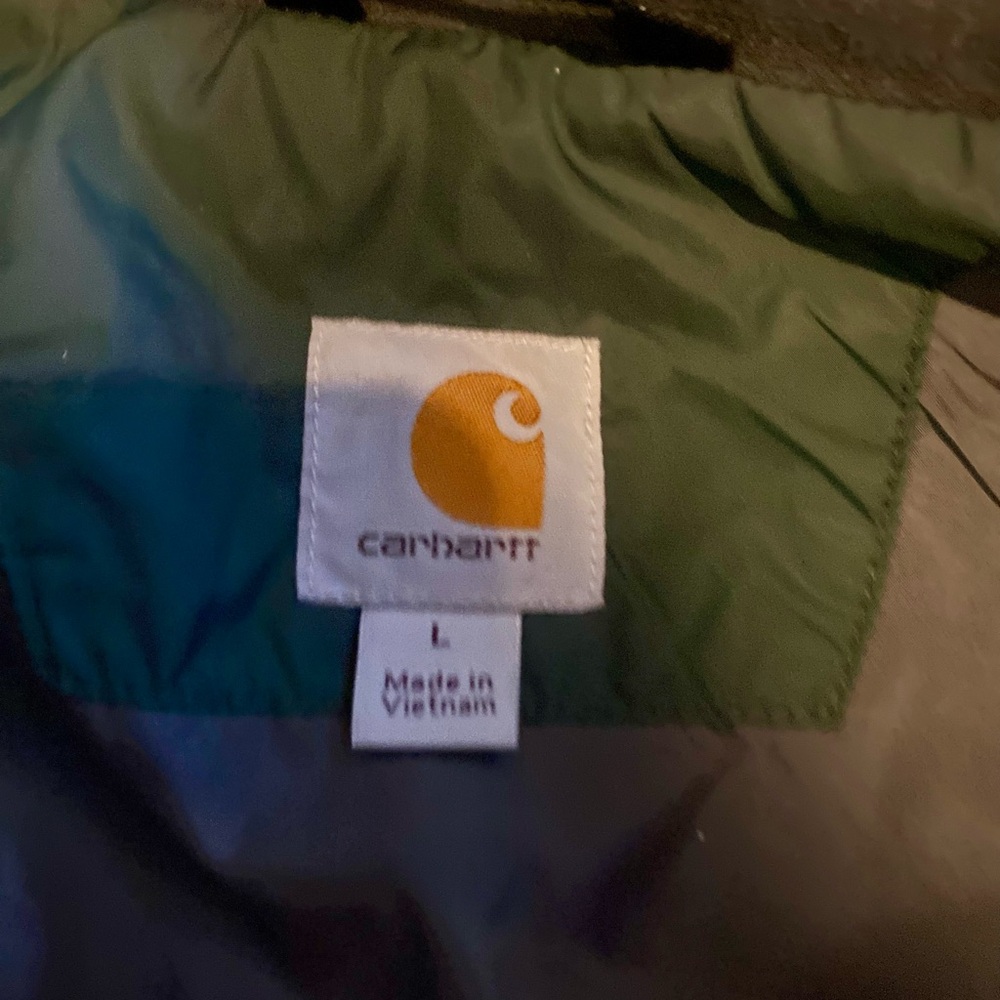 Men’s vest, size large, never worn, tags just cut off